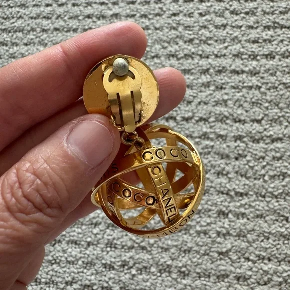 Vintage Authentic Chanel Earrings - Picture 4 of 9